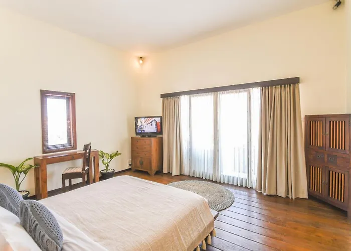 Amalia Swan Haven Villa